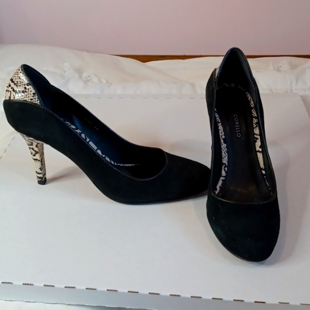 CORELLO Black Suede reptile print 3 in stelleto heels EUC Size 9B